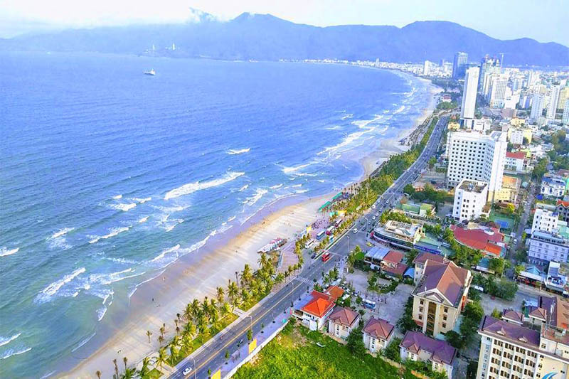 bãi biển mỹ khê tại thành phố đà nẵng